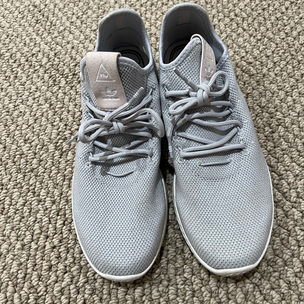 Adidas grey sneakers